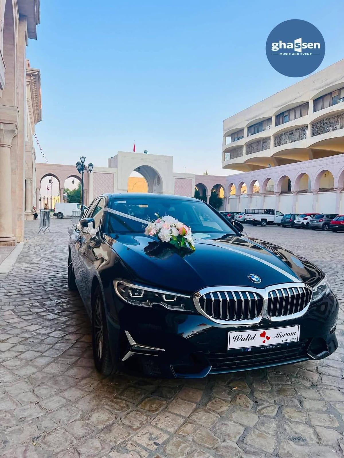 Voiture de mariage décorée