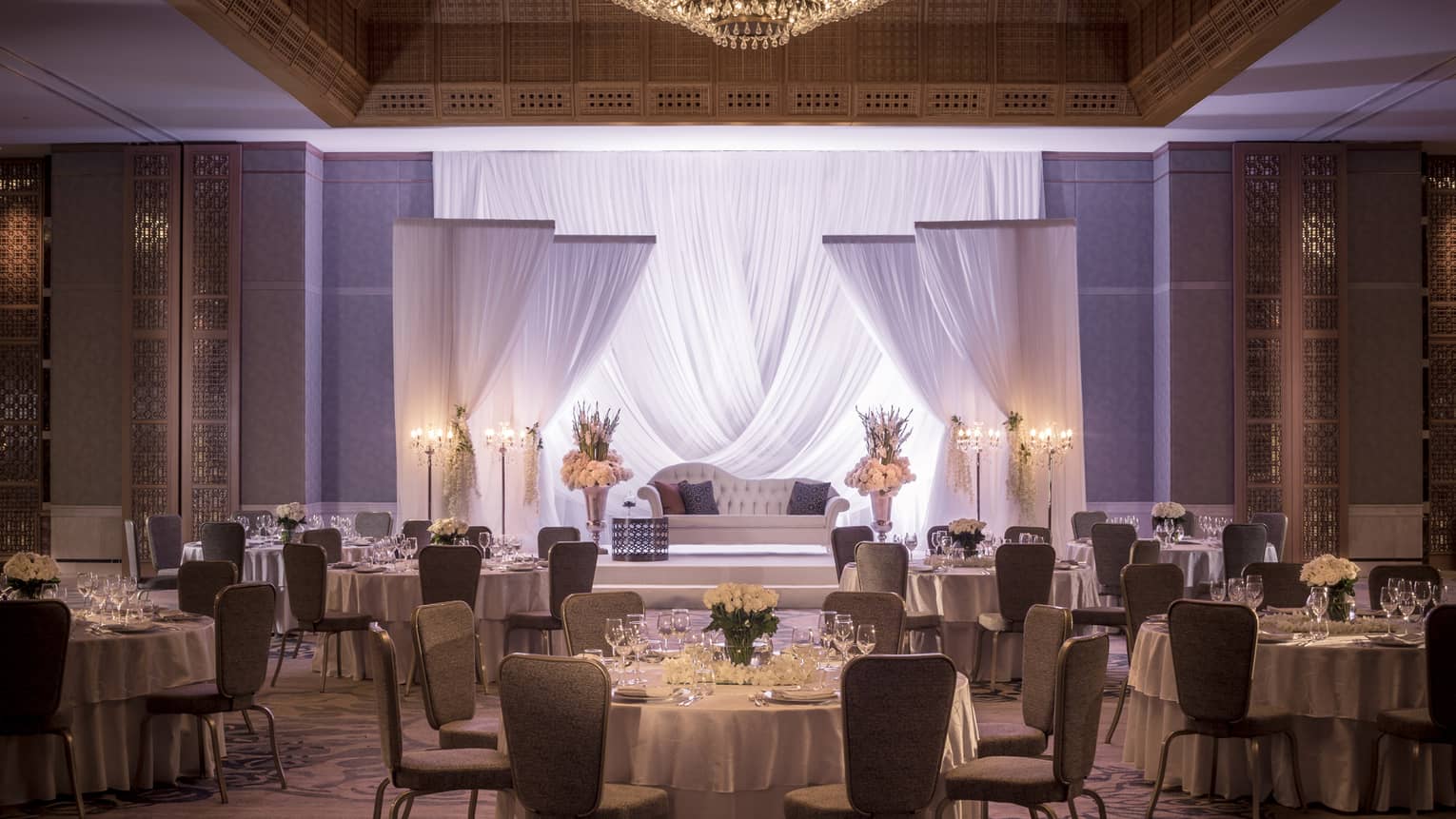 Ballroom Jasmin du Four Seasons Hotel Tunis préparé pour une réception